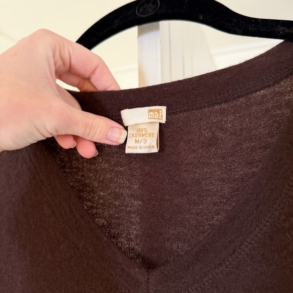 Mai Vintage Y2K Cashmere V Neck Sweater - Picture 8 of 8